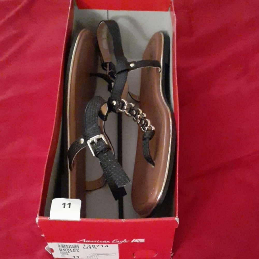 Sandals - Picture 4 of 4